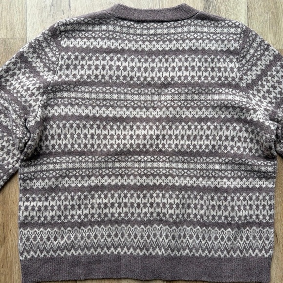 100% Lambswool WoolOvers V-Neck Cardigan - Picture 4 of 10